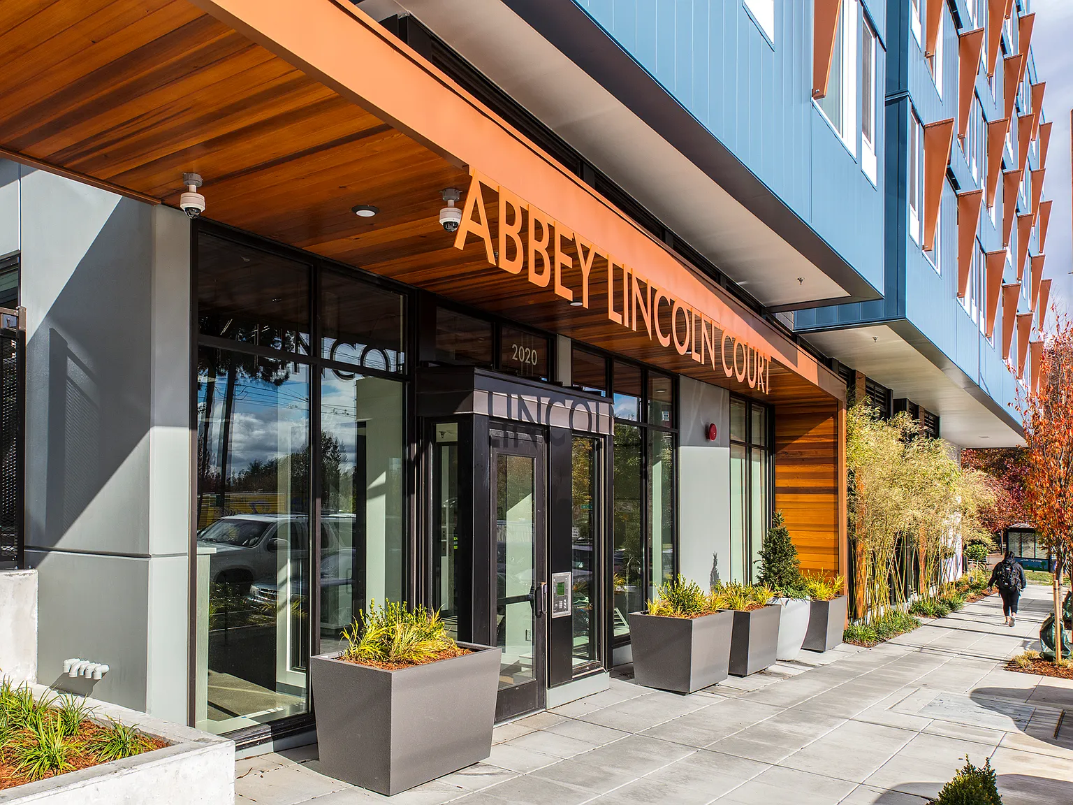 Abbey Lincoln Court — Photo 1