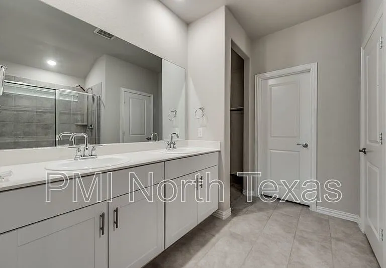 214 Stonehollow Way — Photo 18