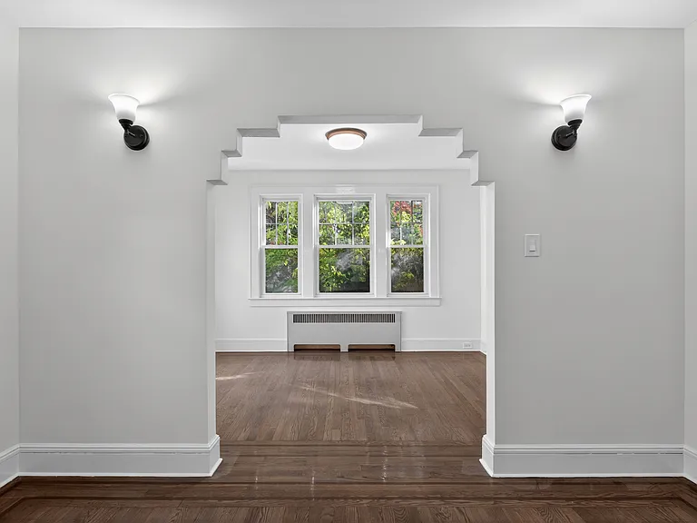135 Rockwood Pl — Photo 9