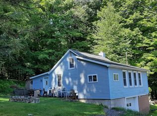 138 Paupack Rd, Greentown, PA 18426