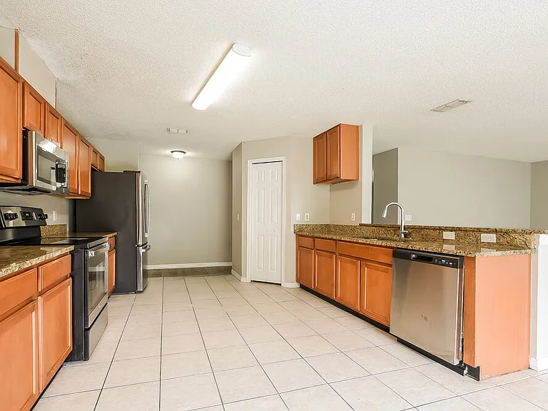 14332 Abington Heights Dr — Photo 6