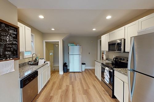 1st image of 129 W Oakland Ave