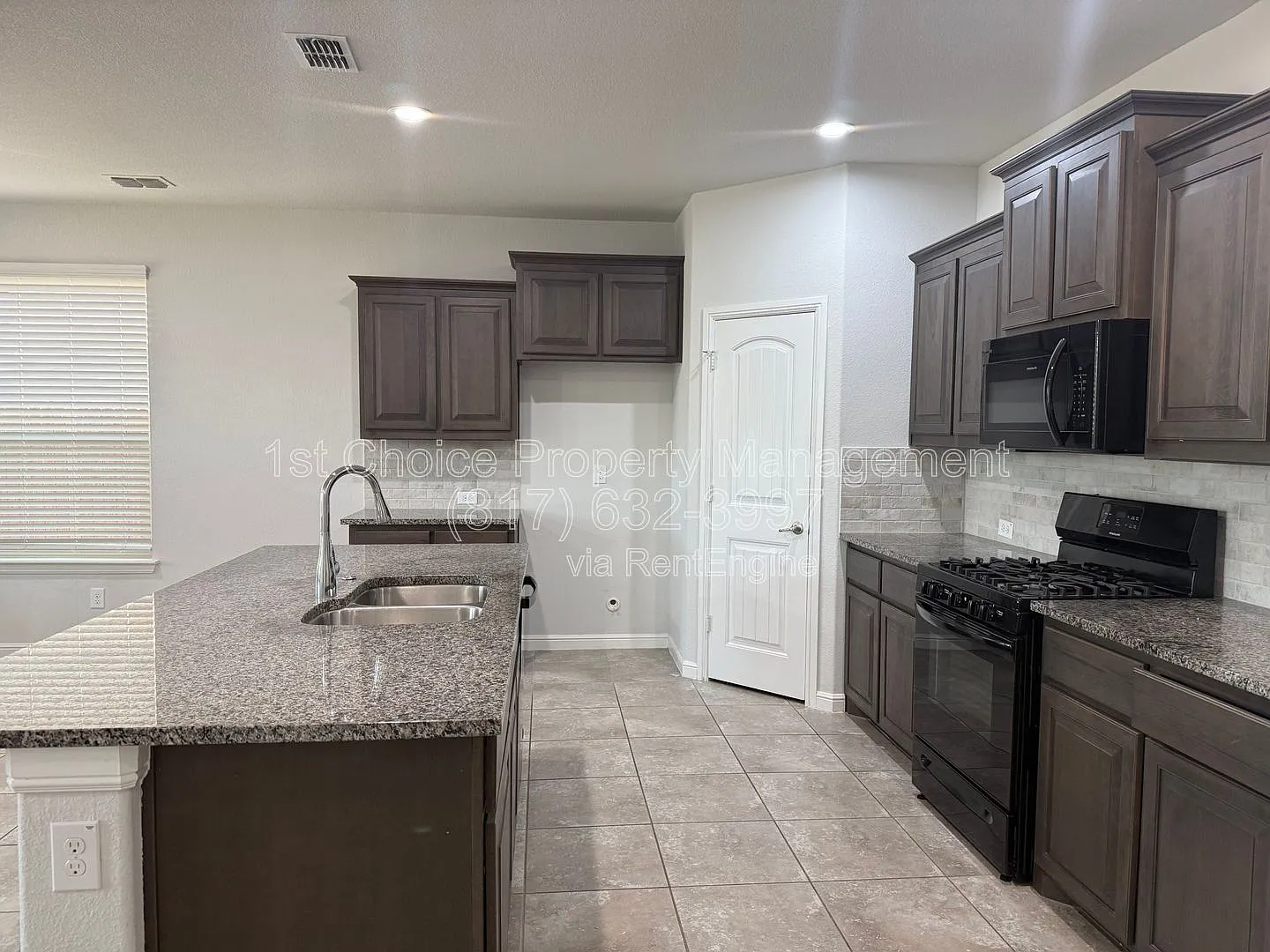 4 bed, 2.0 bath, 1670 sqft, $2,195 — Photo 2