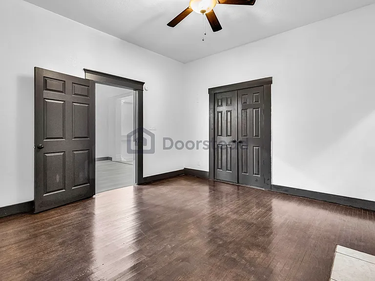 1803 E Yandell Dr — Photo 23