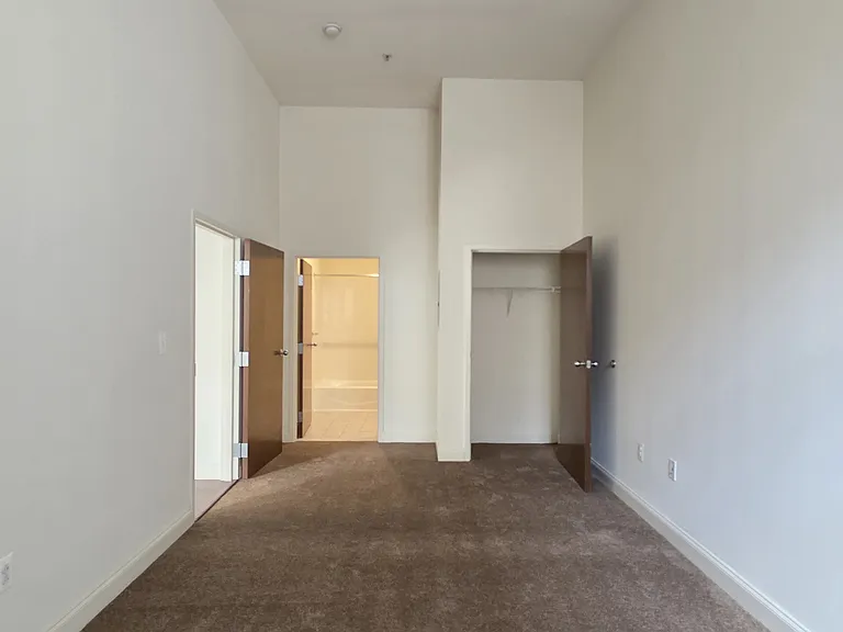 811-0 Filbert St #810 — Photo 22