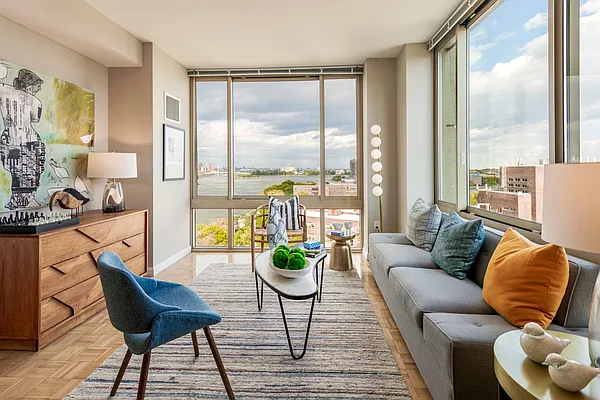 Rented by Greystar | media 11