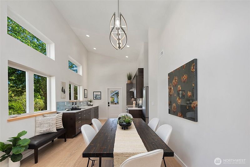 5th image of 8627 30th Avenue SW