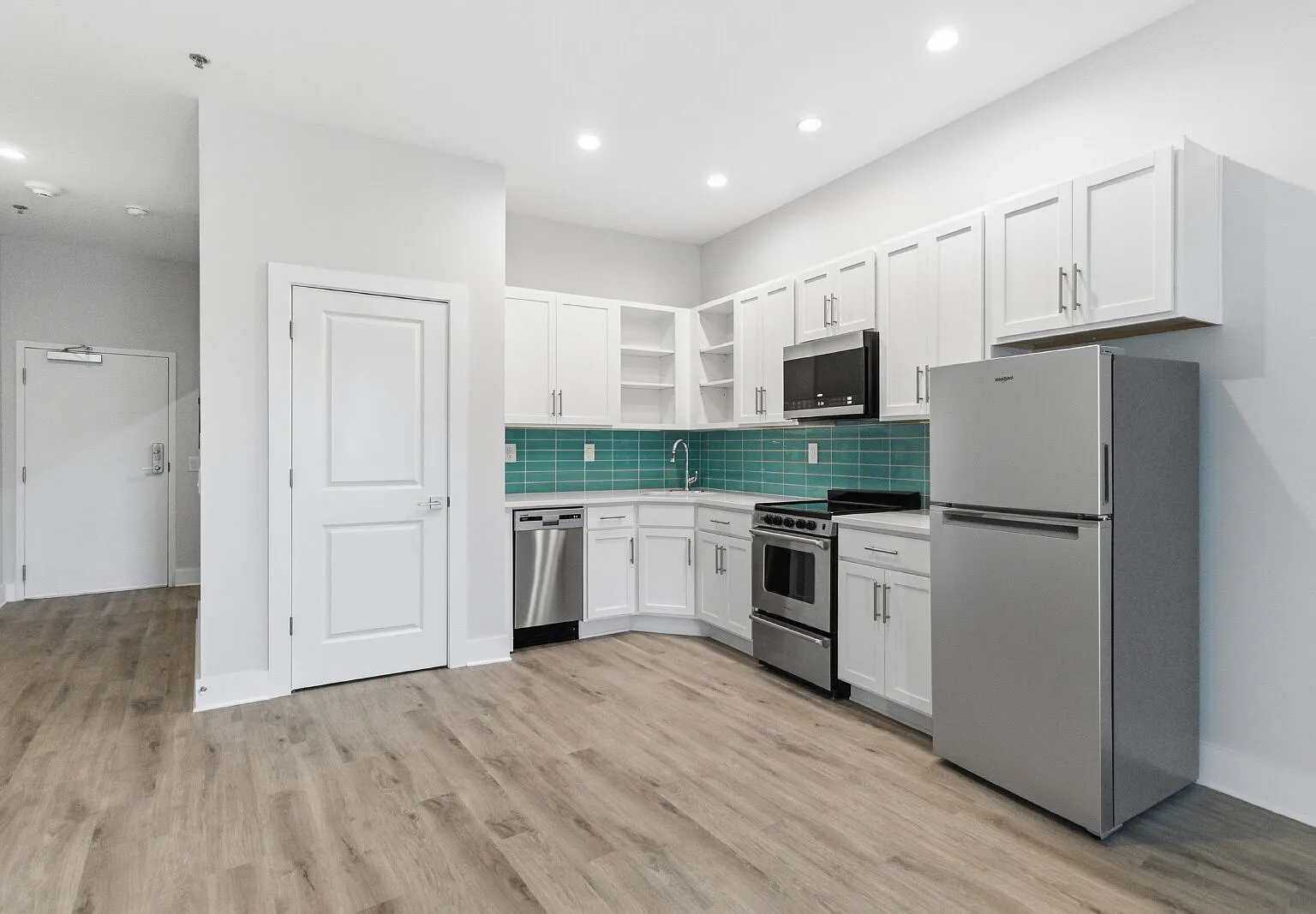 2 bed, 2.0 bath, 998 sqft, $1,850 — Photo 3