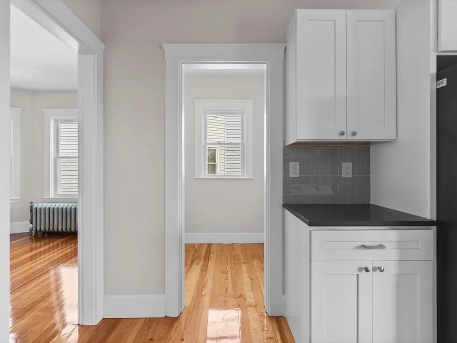 3 bed, 1400 sqft, $3,300 — Photo 4