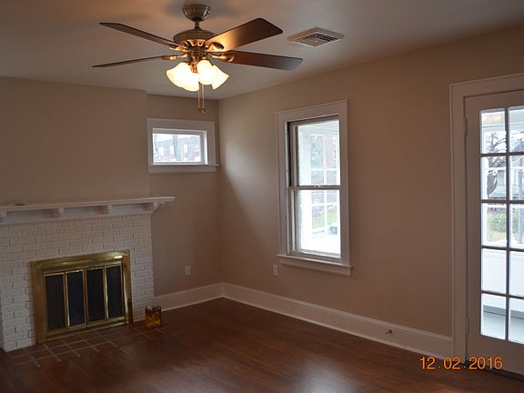 Living Room (Sun Porch to the right)