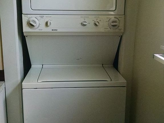 3rd image of 1326 Buffalo Ave NE