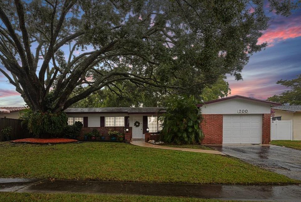 1st image of 700 NW 93rd Terrace