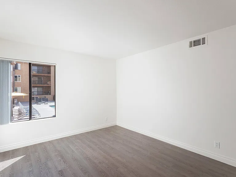 Lassen Village Apartments — Photo 11