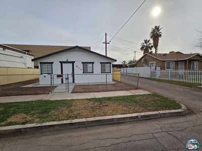 819 W Commercial Ave, El Centro, CA, 92243