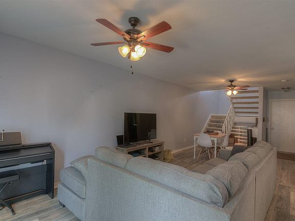 4th image of 2381 Sugartree Ct