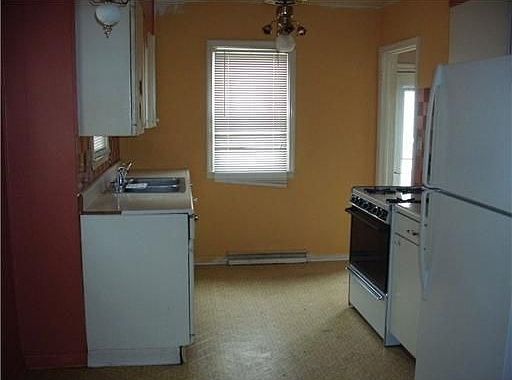 4th image of 19830 Detroit Ave
