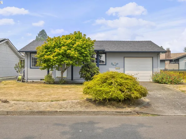 2101 Country Club Ct, Woodburn, OR 97071