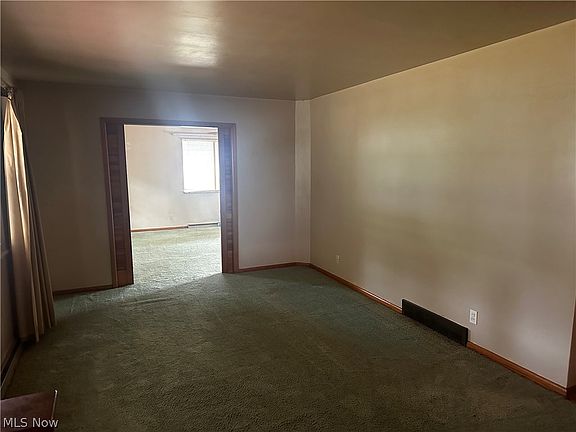 5th image of 182 Wayne Ave