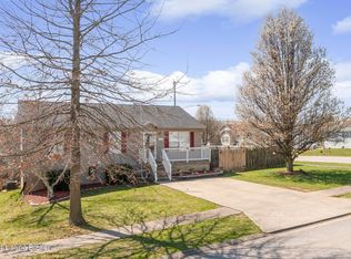 121 Hunter Ridge Dr, Lawrenceburg, KY 40342