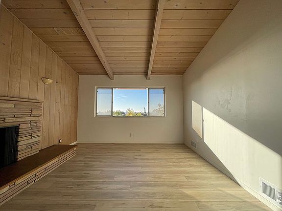 4th image of 2856 Hartford Ct
