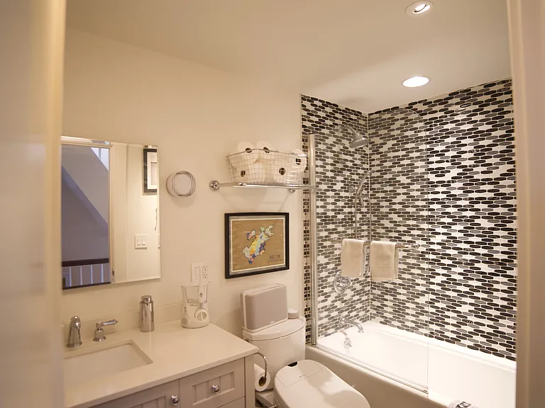 7 Dwight St #5 — Photo 10