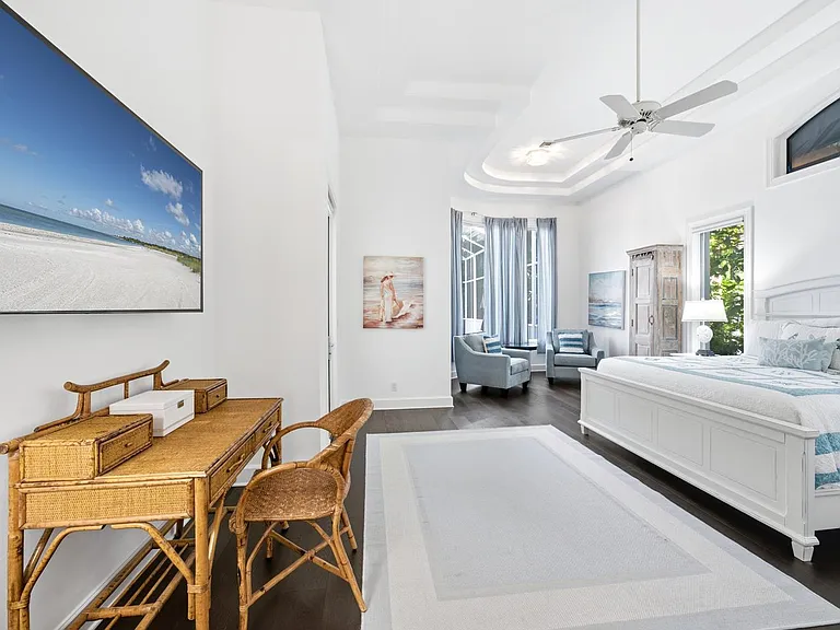 2540 Half Moon Walk — Photo 22