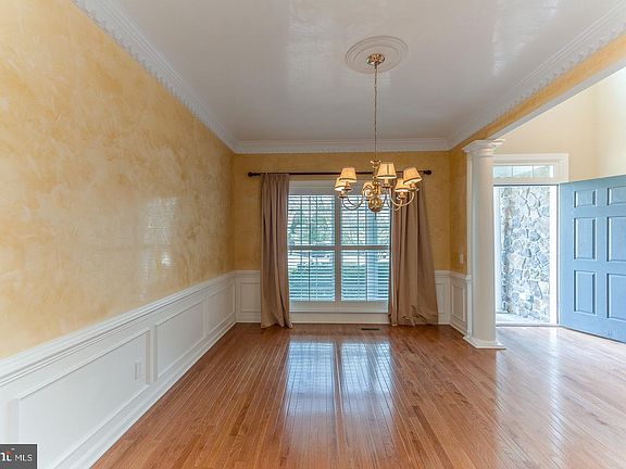 5th image of 335 S Caldwell Cir