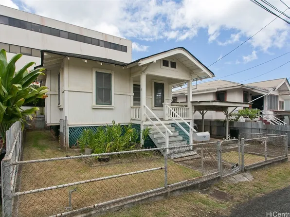 1707 Yamada Ln, Honolulu, HI 96817