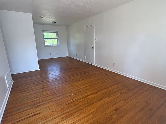 3rd image of 4604 Sunny Hill Ct