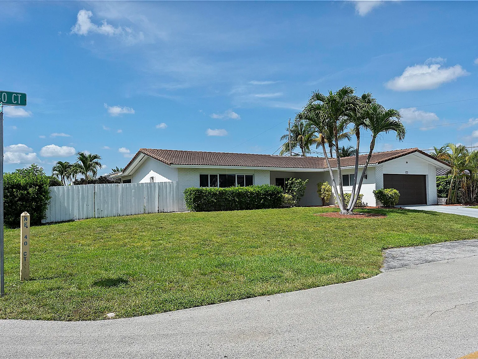 3 bed, 2.0 bath, 1799 sqft, $5,000 — Photo 4