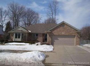 39775 Southpointe Ave, Harrison Township, MI 48045