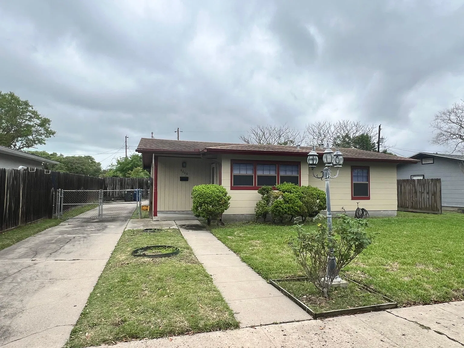 3 bed, 1388 sqft, $1,650 — Photo 2
