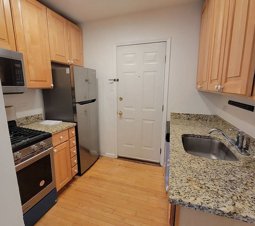 484452 W Wrightwood Ave Elmwood Park, IL, 60707 Apartments for Rent