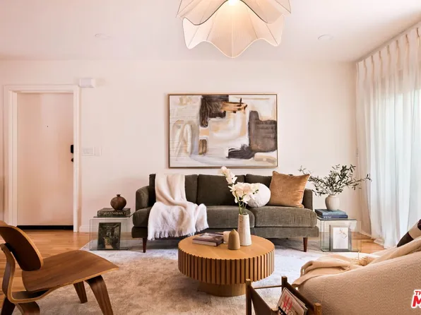 281 S Barrington Ave APT C2, Los Angeles, CA 90049
