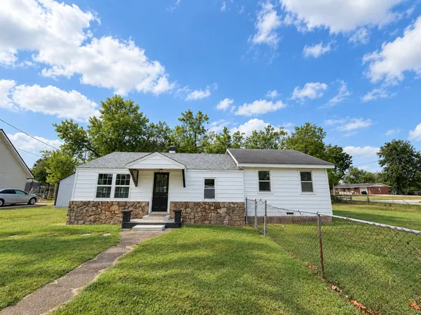 518 W Thoroughfare Street, Seymour, MO 65746