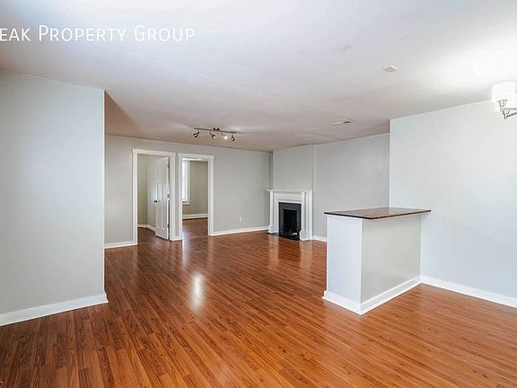 3rd image of 972 Parsons Ave