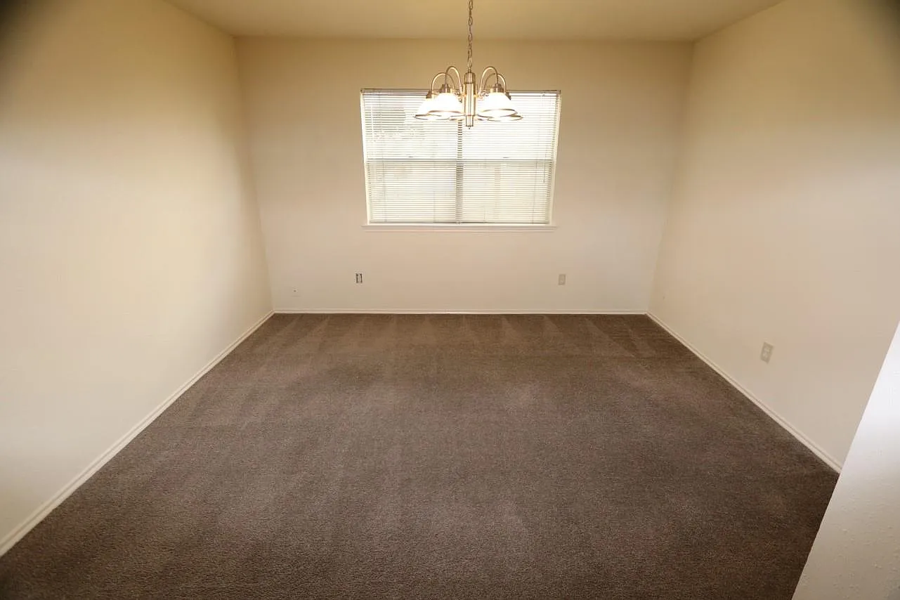 4 bed, 2.0 bath, 1857 sqft, $1,875 — Photo 4
