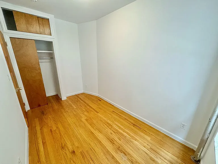 352 W 15th St #402 — Photo 3