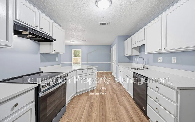 3 bed, 2.0 bath, 1779 sqft, $1,950 — Photo 4