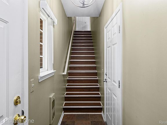 3rd image of 14286 Moravian Manor Cir