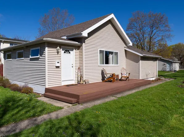 427 Haskins STREET, Lake Geneva, WI 53147