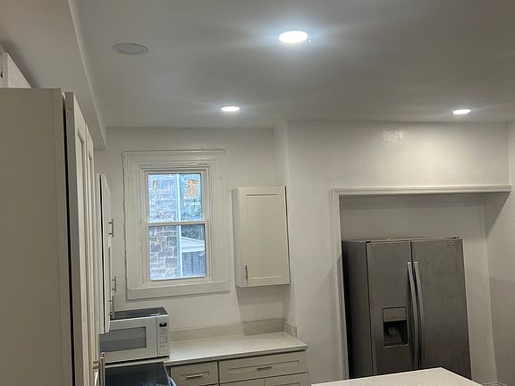 2nd image of 138 Highland Ave APT 2