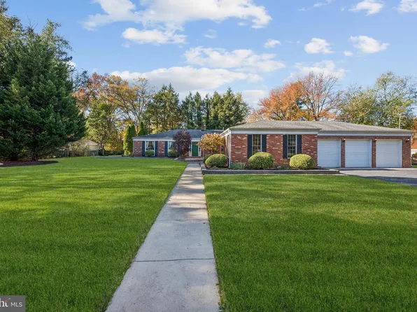 1416 Georgian Dr, Moorestown, NJ 08057