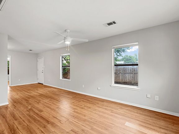 2nd image of 1202 Hillyer St