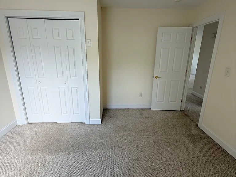 35 Judith Ln #204 — Photo 7
