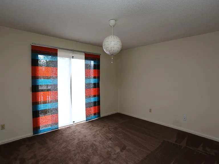 706 Hillwood Dr — Photo 2