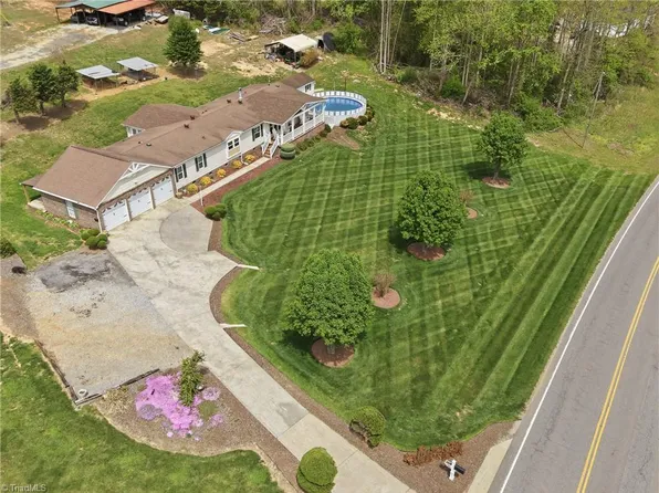 7352 S State Highway 18, Boomer, NC 28606