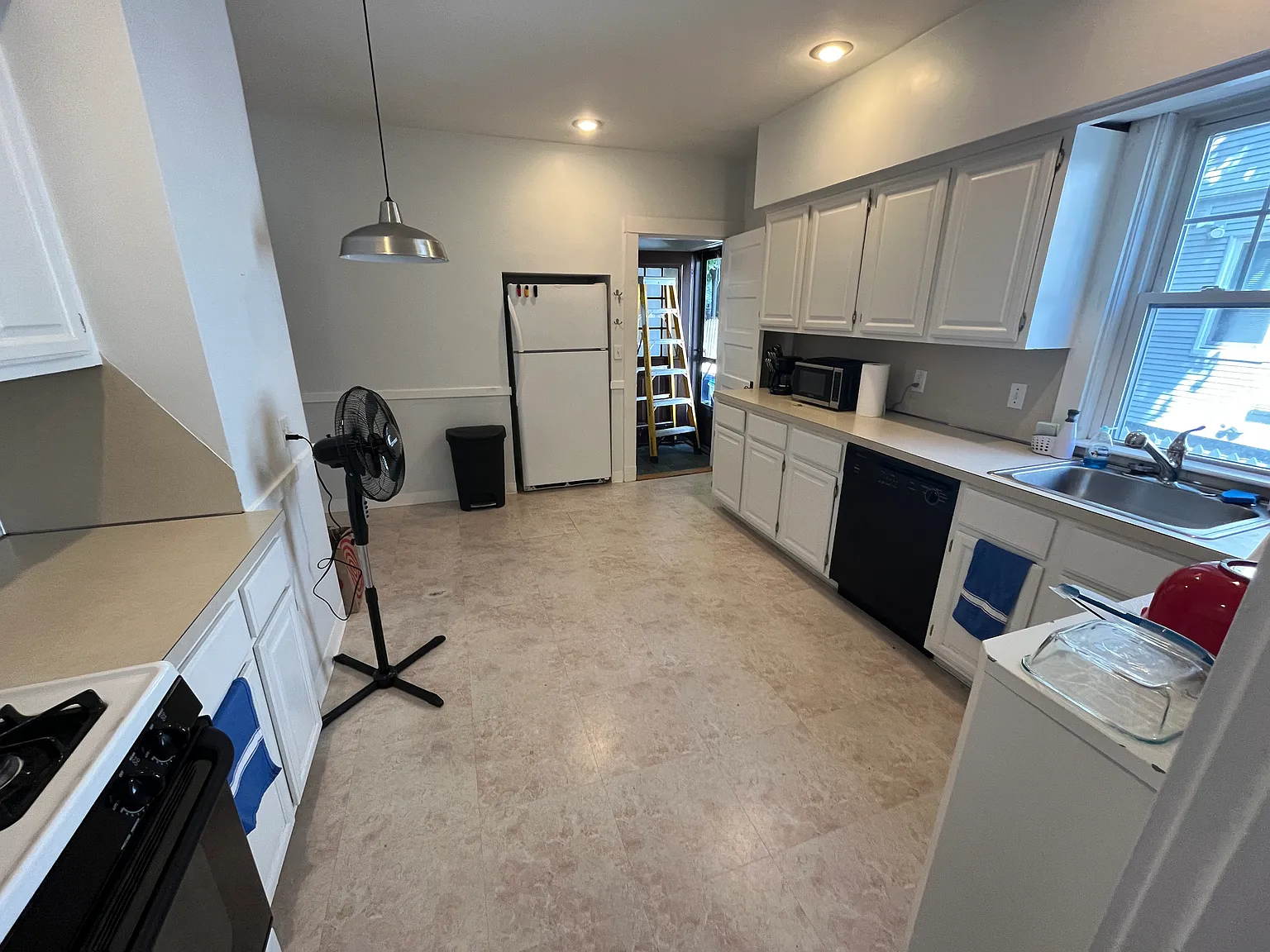 4 bed, 1700 sqft, $1,100 — Photo 4