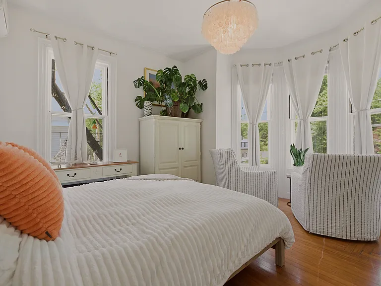 67 Perry St #5 — Photo 24