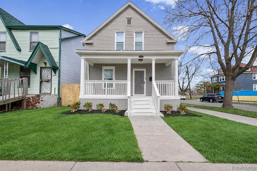 3 bed, 1.5 bath, 1214 sqft, $1,800 — Photo 1